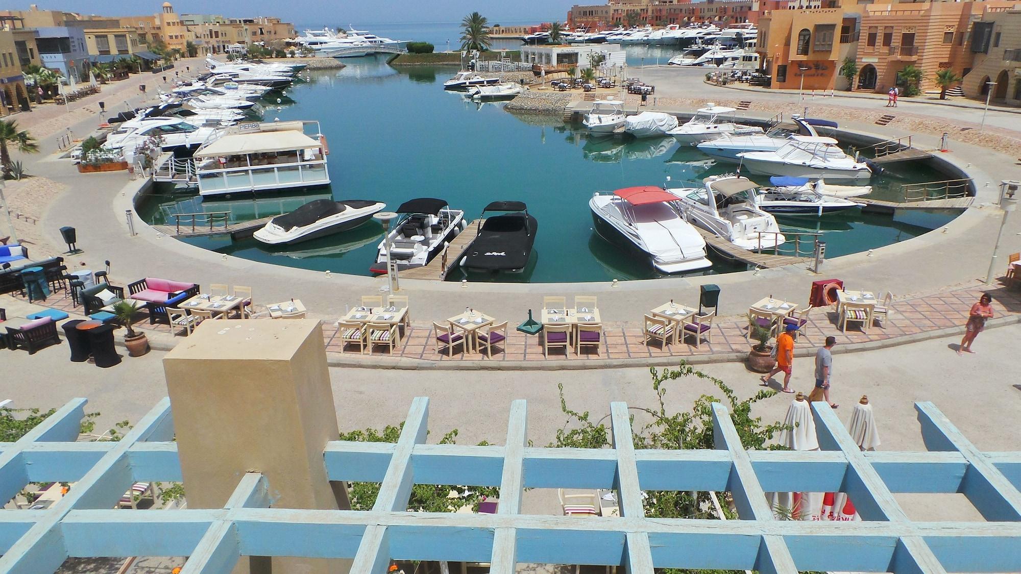 Captain'S Inn Hotel Gurdaka Kültér fotó